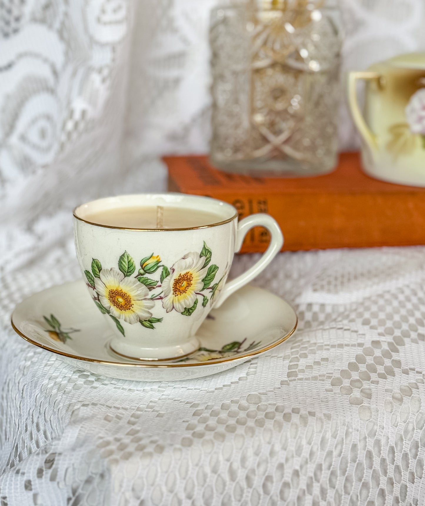 Dahlia - Teacup Candle