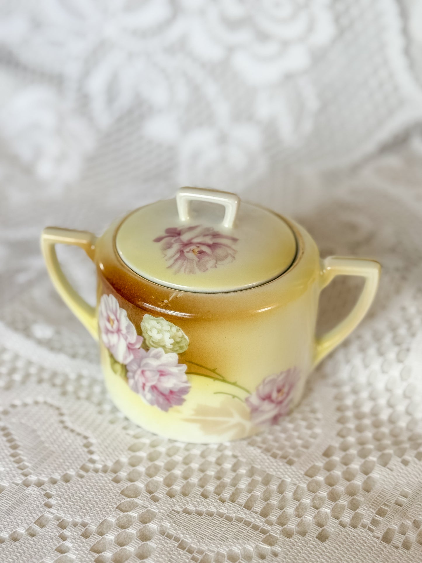 Mabel - Sugar bowl candle