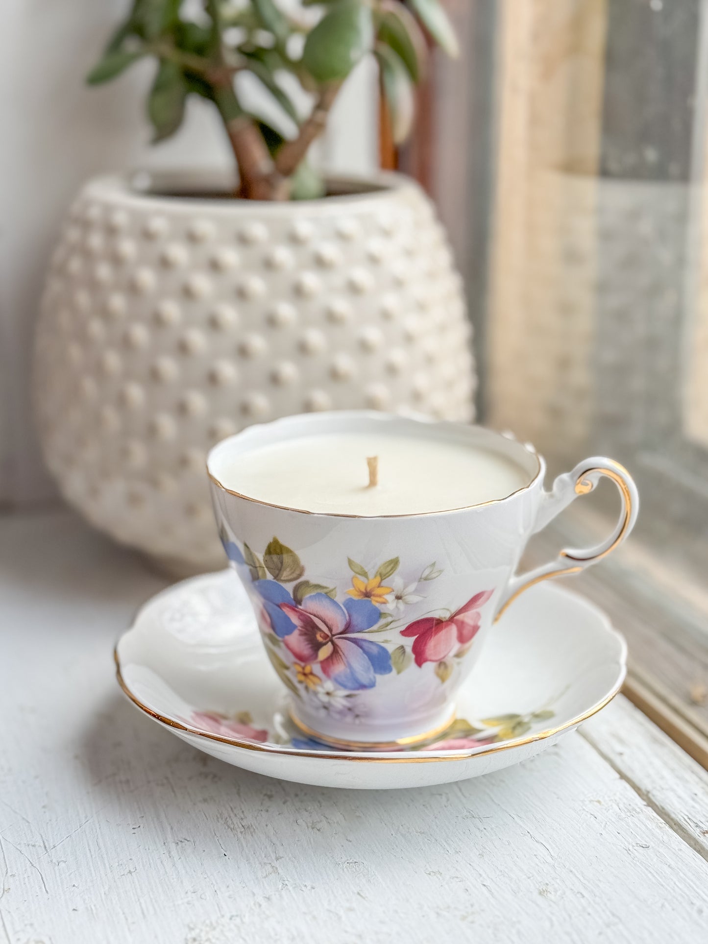 Violet - Teacup Candle